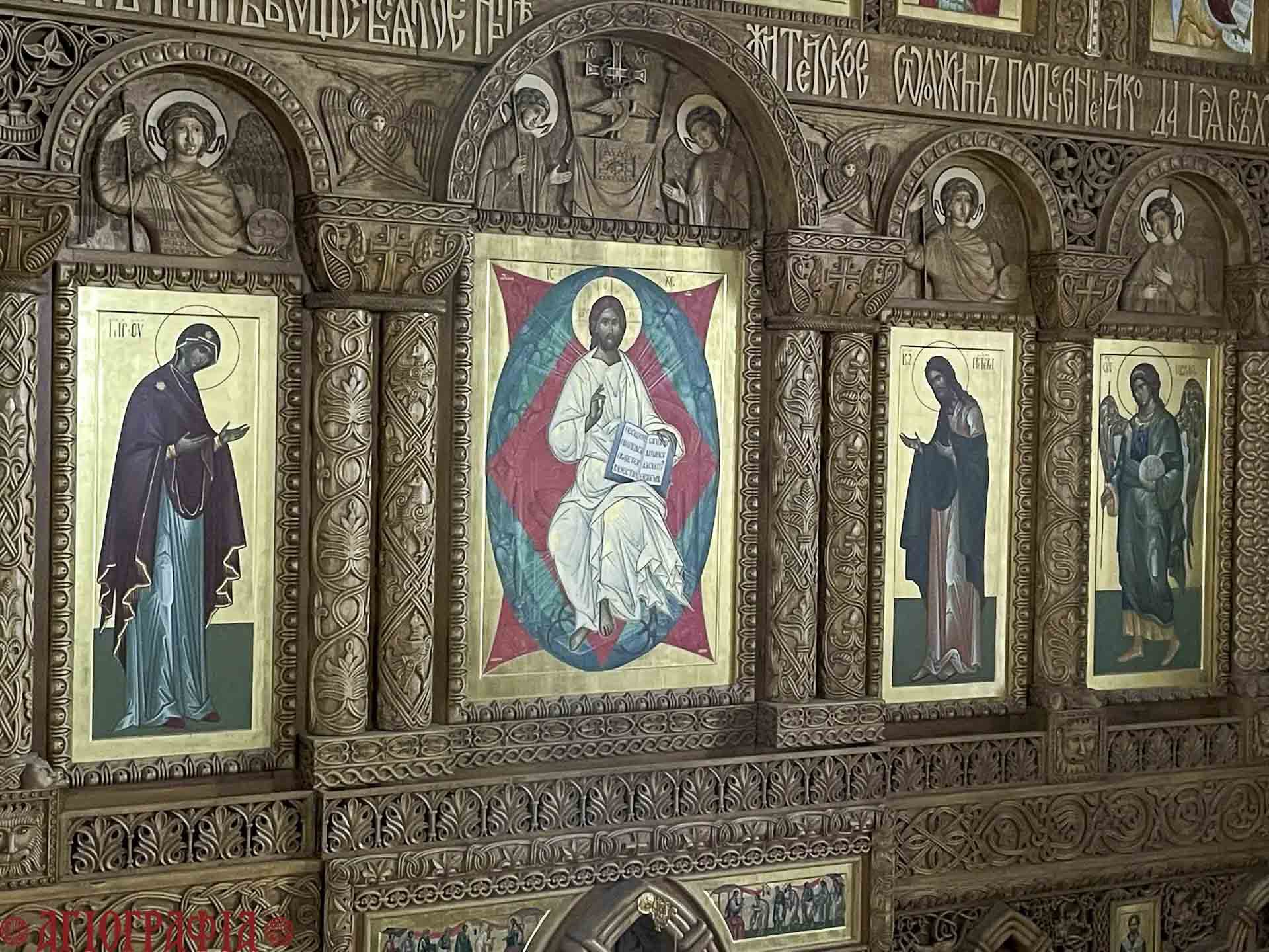 Иконостас храма преподобного Вассиана в Свято-Троицком мужском монастыре, г. Алатырь