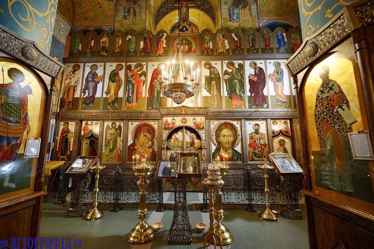 Иконостас в храме свт. Василия Великого "На Горке" в Пскове