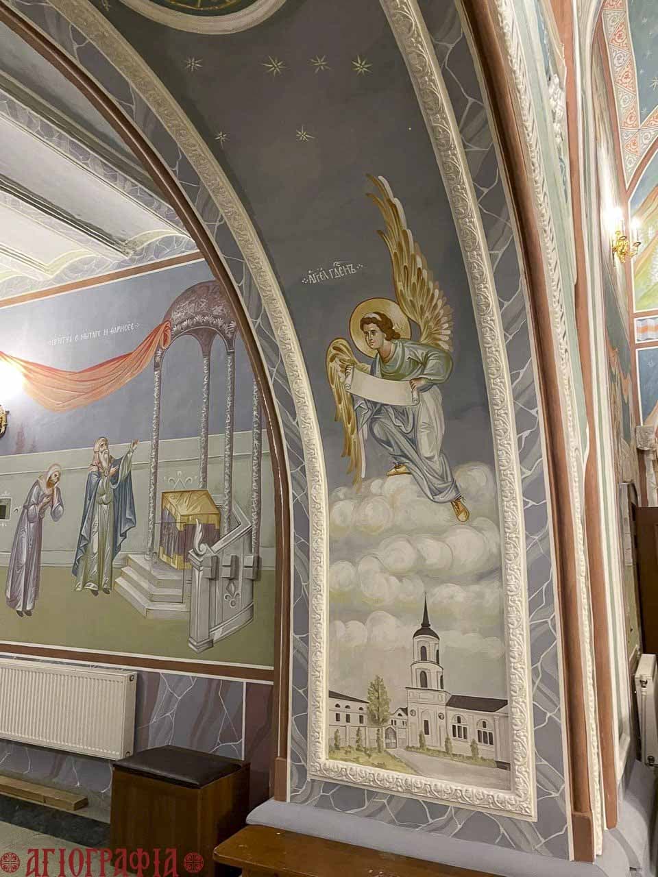 Ангел Господень со свитком над монастырем Калужской иконы Пресвятой Богородицы, г. Калуга