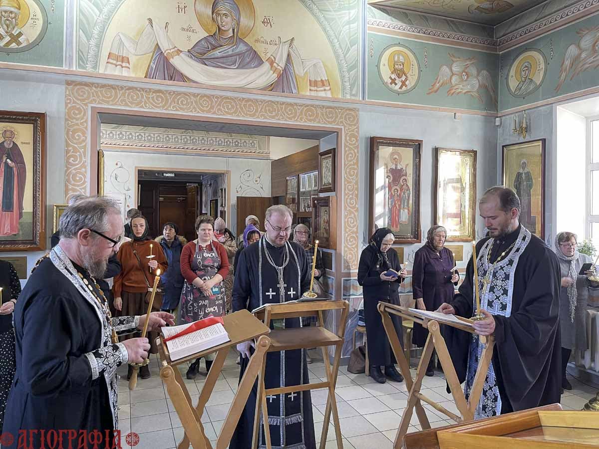 Богослужение в храме преподобного Олега Брянского, г. Новосибирск