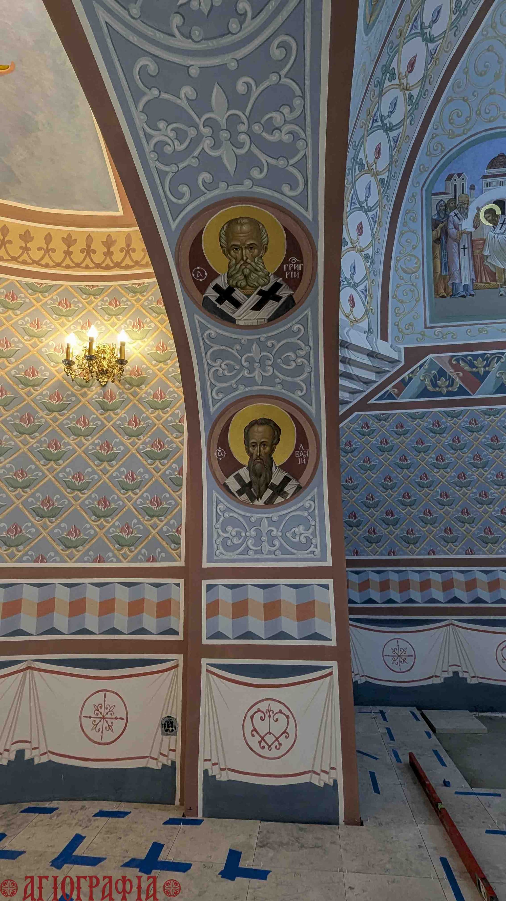 Медалионы со святыми на росписи храма свт. Иннокентия в п. Нючакан, Иркутская область
