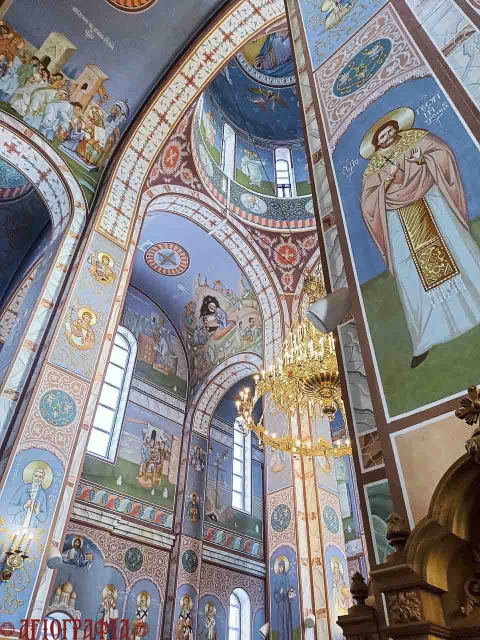 Росписи на северной стене. Храм Новомучеников Коми, город Ухта.