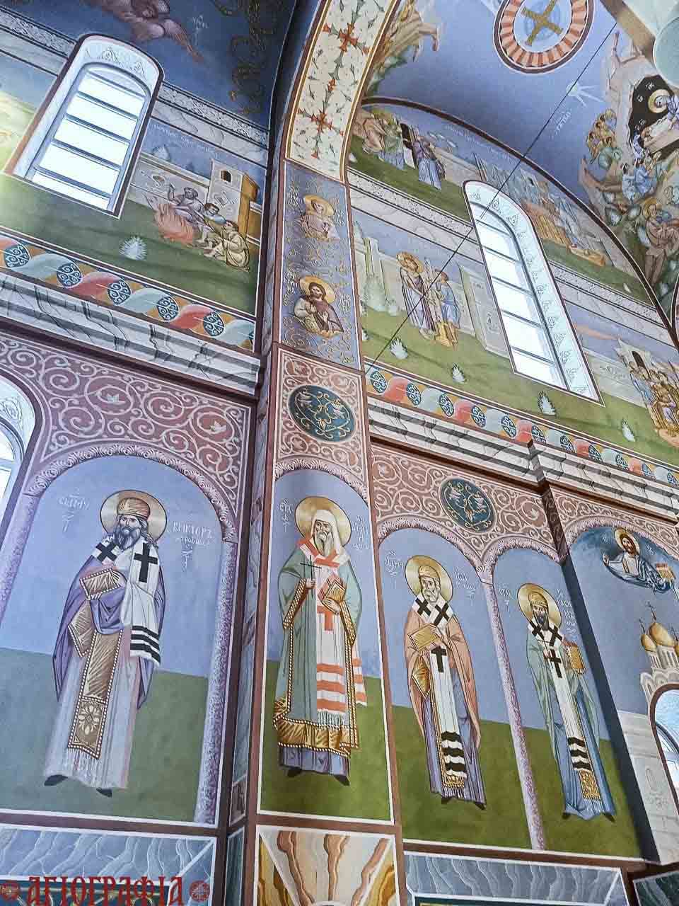 Чин святителей на стенной росписи. Храм Новомучеников Коми, город Ухта.