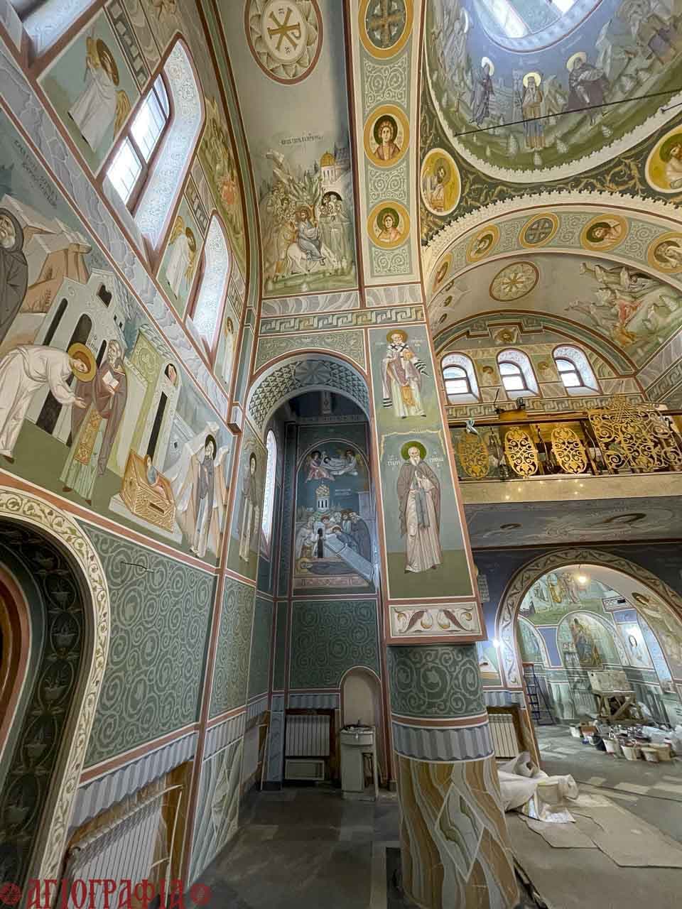 Росписи в центральной части храма. Храм преп. Сергия Радонежского, г. Югорск.