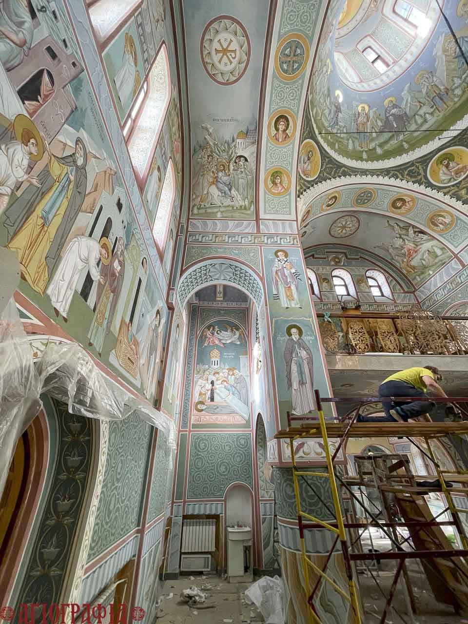 Росписи на северной стене в процессе работы. Храм преп. Сергия Радонежского, г. Югорск.